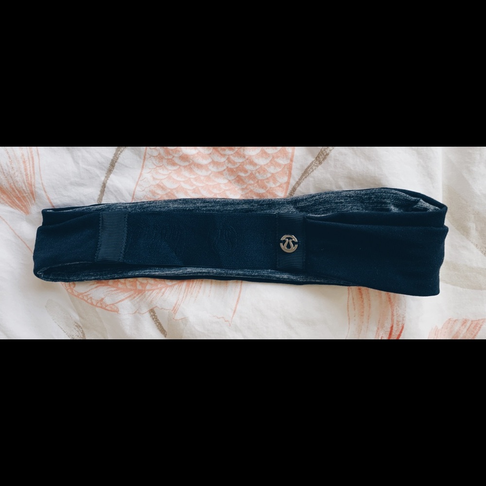 Lululemon reversible headband